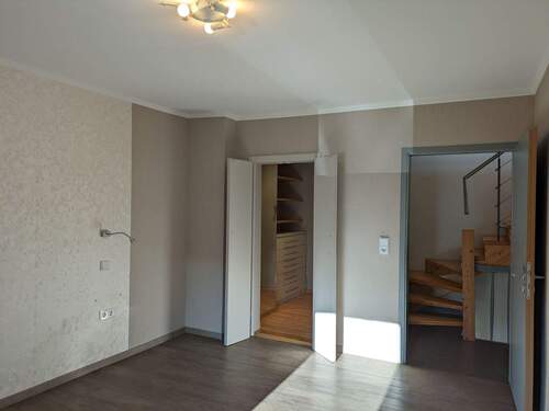 Schlafzimmer mit Ankleide - 