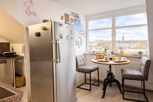 Helle Frühstücksecke mit gemütlichem Charme - 