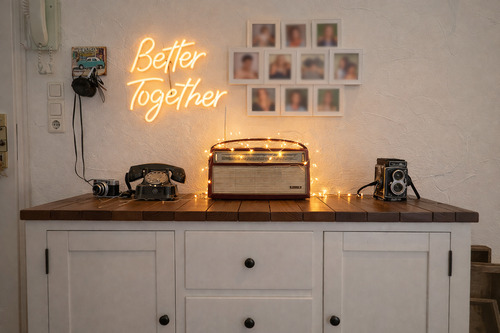 Vintage Geräte und warme Lichter - 