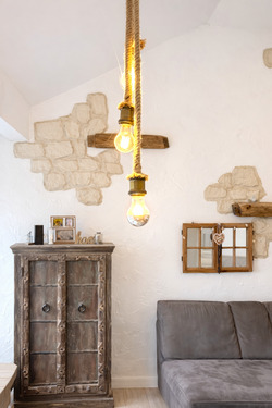 Bohemian Wohnzimmer mit antiken Akzenten - 