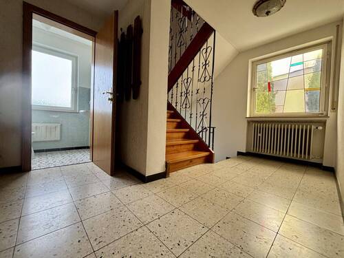 Flur - 6 Zimmer Doppelhaushälfte zur Miete in Balingen