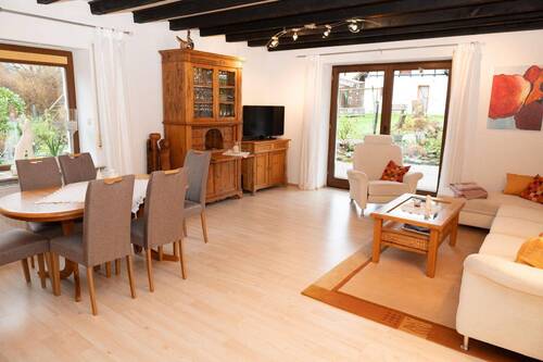 Wohnzimmer - 1 Zimmer Einfamilienhaus in Bad Wünnenberg (OT Fürstenberg)