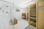 Sauna mit Dusche & Fitness - 