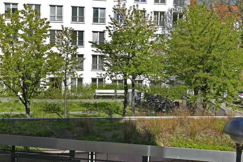 Blick aus dem Fenster hinten.jpg - 1 Zimmer Etagenwohnung zum Kaufen in Berlin