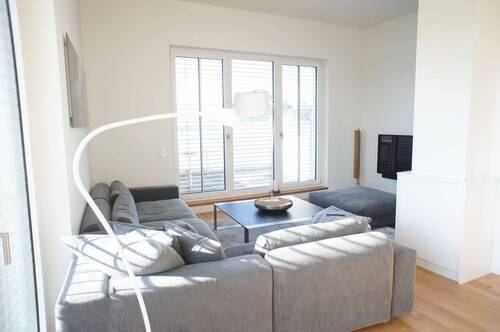 Wohnzimmer - 3 Zimmer Etagenwohnung zur Miete in Hamburg