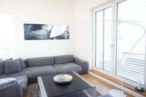 Wohnzimmer - 3 Zimmer Etagenwohnung in Hamburg