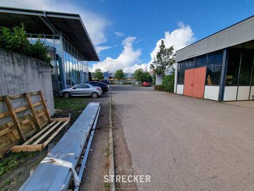 Zufahrt vom Hof gesehen - 