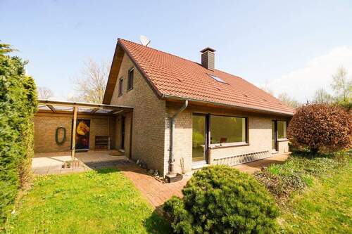 Rückansicht mit Terrasse - 4 Zimmer Einfamilienhaus in Paderborn / Dahl