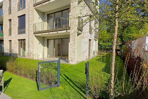 Außenansicht I - Neubau Zwei-Zimmer-Wohnung mit Terrasse und großen Garten