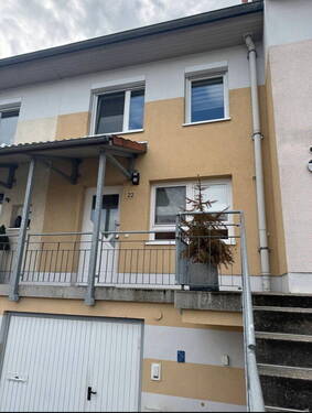 Bild 1 - Haus mit Garten, Balkon, Terrasse, Garage und viel Platz