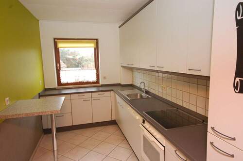 Küche mit EBK - 3 Zimmer Etagenwohnung in Langwedel