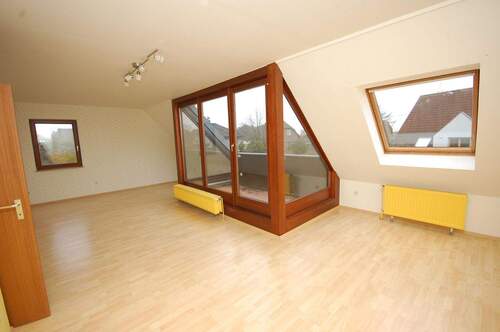 Wohnzimmer m. Süd-Loggia - 