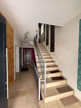 Treppenhaus - Halle zur Miete in Löchgau