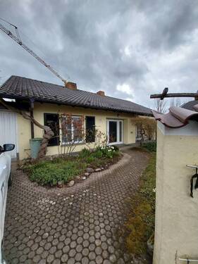 Hauseingang - Stilvolles Einfamilienhaus mit großem Platzangebot auf der Halbinsel Mettnau in Radolfzell zu verkaufen.