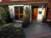 Eingangsbereich, Terrasse - 5 Zimmer Reihenendhaus zum Kaufen in Düsseldorf