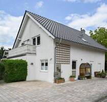 Ein Zuhause zum Ankommen: Großzügiges Einfamilienhaus mit Garten und viel Platz zum Leben - Enger