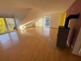 Wohn- / Esszimmer - 
