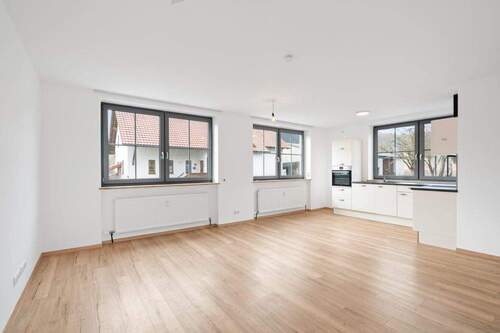 Wohnzimmer_ - 4 Zimmer Etagenwohnung in Neumarkt/ Voggenthal