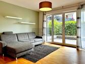 Wohnbereich mit Zugang zur Terrasse - 3 Zimmer Etagenwohnung in Frankfurt am Main