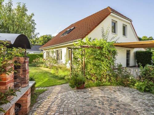 Wunderbarer Hausblick, Terrasse - 5 Zimmer Einfamilienhaus in Neustadt