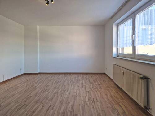 Wohnzimmer - 2 Zimmer Etagenwohnung zum Kaufen in Duisburg