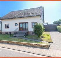 Exklusives Wohnen in Berus - Charmantes Einfamilienhaus mit Garage in idyllischer Sonnenlage - Überherrn / Berus