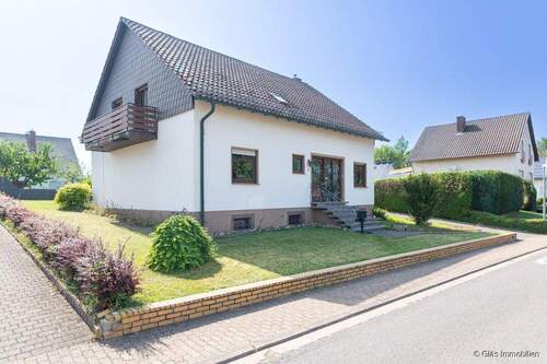 Seitenansicht - Einfamilienhaus mit 201,00 m² in Überherrn / Berus zum Kaufen