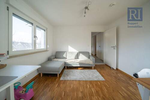 Wohnzimmer - 3 Zimmer Etagenwohnung zum Kaufen in Veitshöchheim