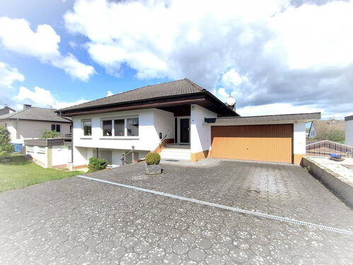 Bild 1 - Das Erfinderhaus mit Hallenbad - 680.000,00&nbsp;EUR Kaufpreis, ca.&nbsp; 247,00&nbsp;m&sup2;&nbsp;Wohnfl&auml;che