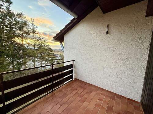 Große Südwestloggia 1 - Ohne Provision & sofort bezugsfähig! Schöne 4-Zimmer-Wohnung mit netter Südwestloggia & ca. 86,6 qm im 1.Stock