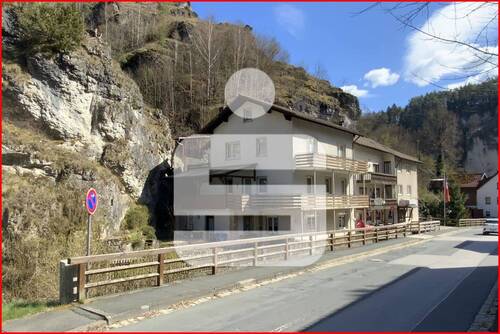 Blick aus der Nachbarschaft - Haus mit vielen Möglichkeiten - 187.000,00 EUR Kaufpreis, ca.  180,00 m² Wohnfläche