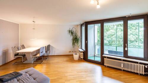 Wohnzimmer - Top gepflegte Balkonwohnung nahe Zamilapark