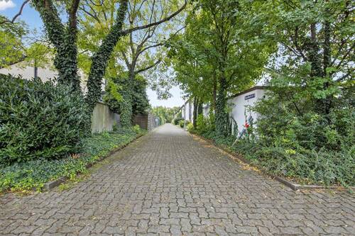 Weg zum Haus - 