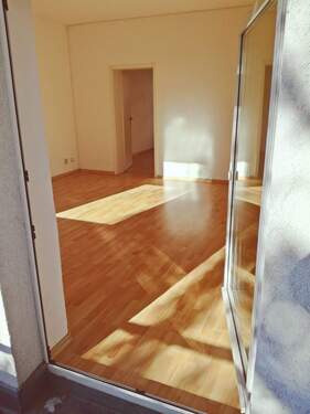 geöffnete Balkontür - 