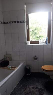 Badezimmer mit Du u Wanne - 