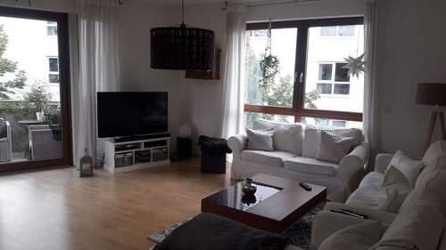 Rechte Seite des Wohnzimmers - 4 Zimmer Etagenwohnung in Offenbach am Main