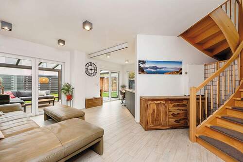 Blick ins Wohnzimmer - Reihenmittelhaus mit 142,80 m&sup2; in Berlin zum Kaufen