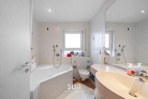 TAGESLICHTBADEZIMMER - 