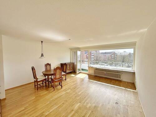 Wohnzimmer - 4 Zimmer Etagenwohnung zum Kaufen in Lübeck