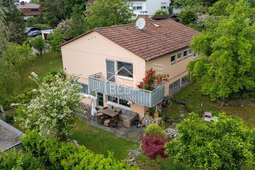 Außenansicht - Zwei Wohnebenen, großer Garten und vielfältige Nutzungsmöglichkeiten