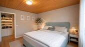 Schlafzimmer EG (Wohnung 2) mit KI - 