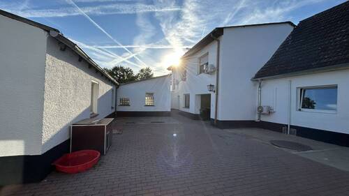 5 - Innenhof 1 - Mehrfamilienhaus, Wohnhaus mit 305,00 m² in Thießen zum Kaufen