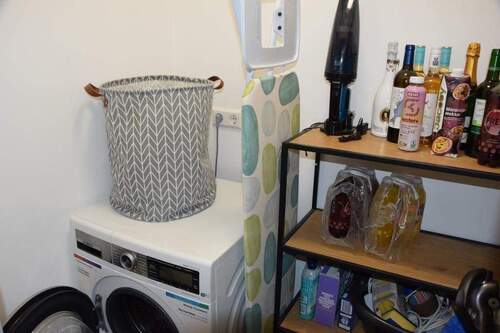 Wasch- u. Abstellraum - 