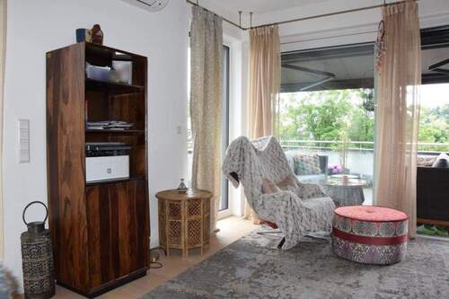 Wohn- u. Esszimmer - 