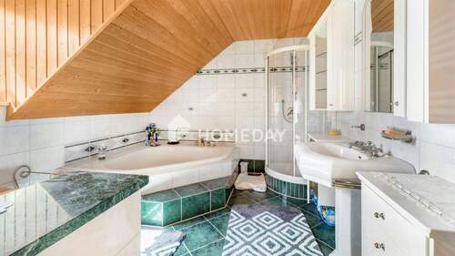 1. OG Badezimmer 1 - 