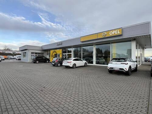 Seitenansicht Opel - Halle in Hildburghausen