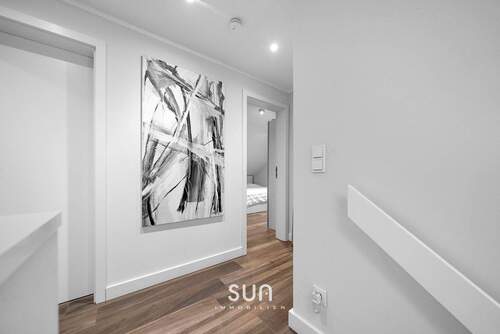 FLUR IM OBERGESCHOSS - 