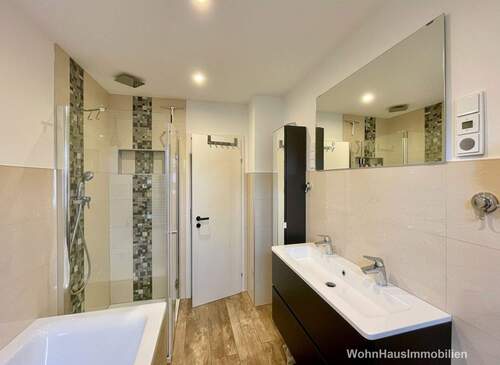 Badezimmer Dachgeschoss - 