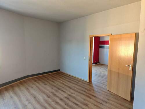 Wohnzimmer - 4 Zimmer Etagenwohnung in Regis-Breitingen