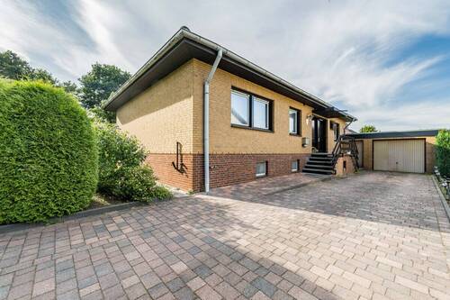 Titelbild - Geestland-Debstedt Gepflegter, vollunterkellerter Bungalow sucht neuen Eigentümer
